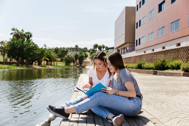 Navigating Off-Campus Housing: How Modern Apartments Blend Comfort, Convenience, and Community for Students